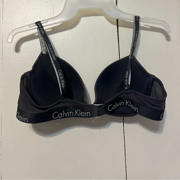 Calvin Klein grey push-up bra - Picture 4 of 5